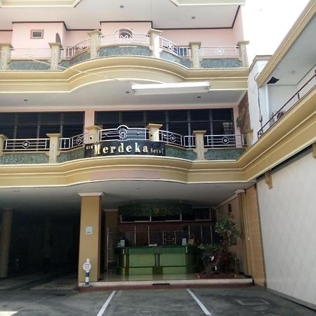 New Merdeka Hotel Jembel Εξωτερικό φωτογραφία