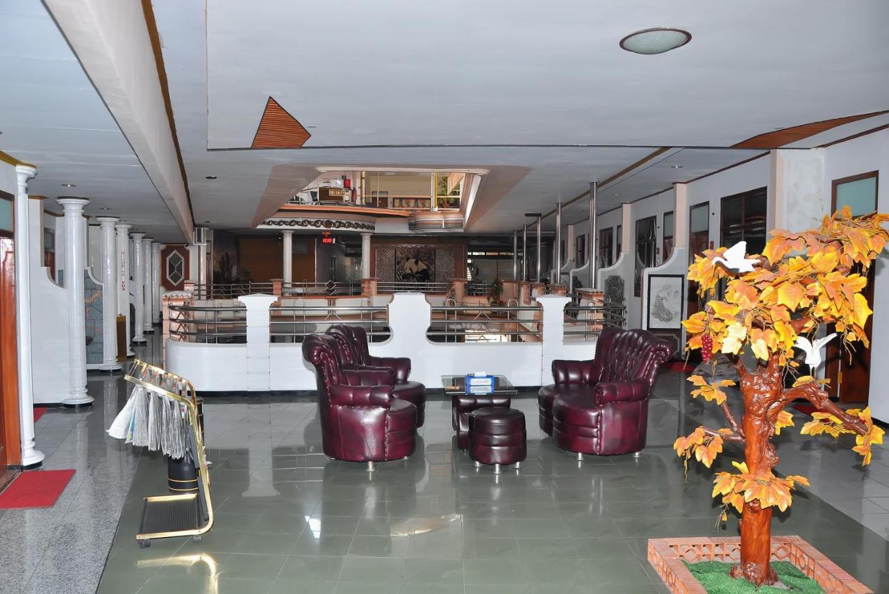 New Merdeka Hotel Jembel Εξωτερικό φωτογραφία