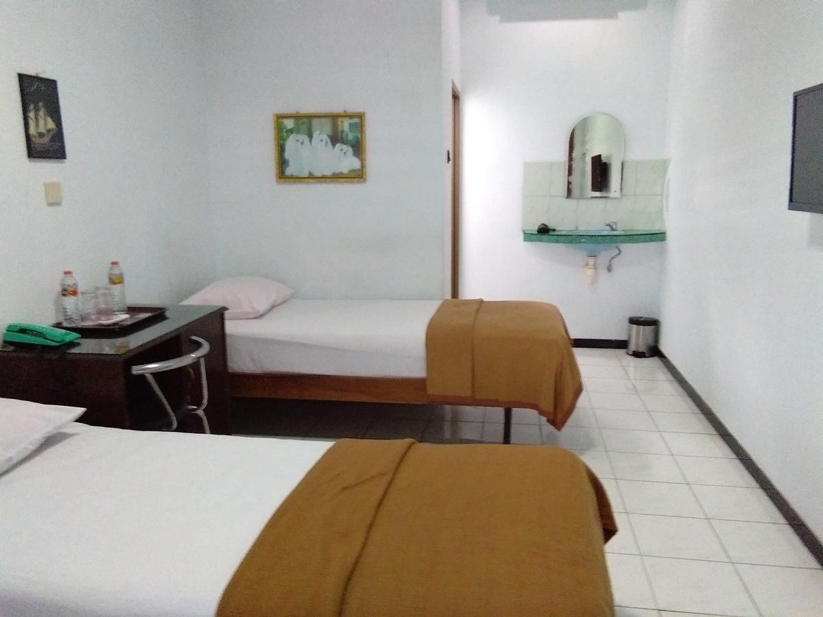 New Merdeka Hotel Jembel Εξωτερικό φωτογραφία