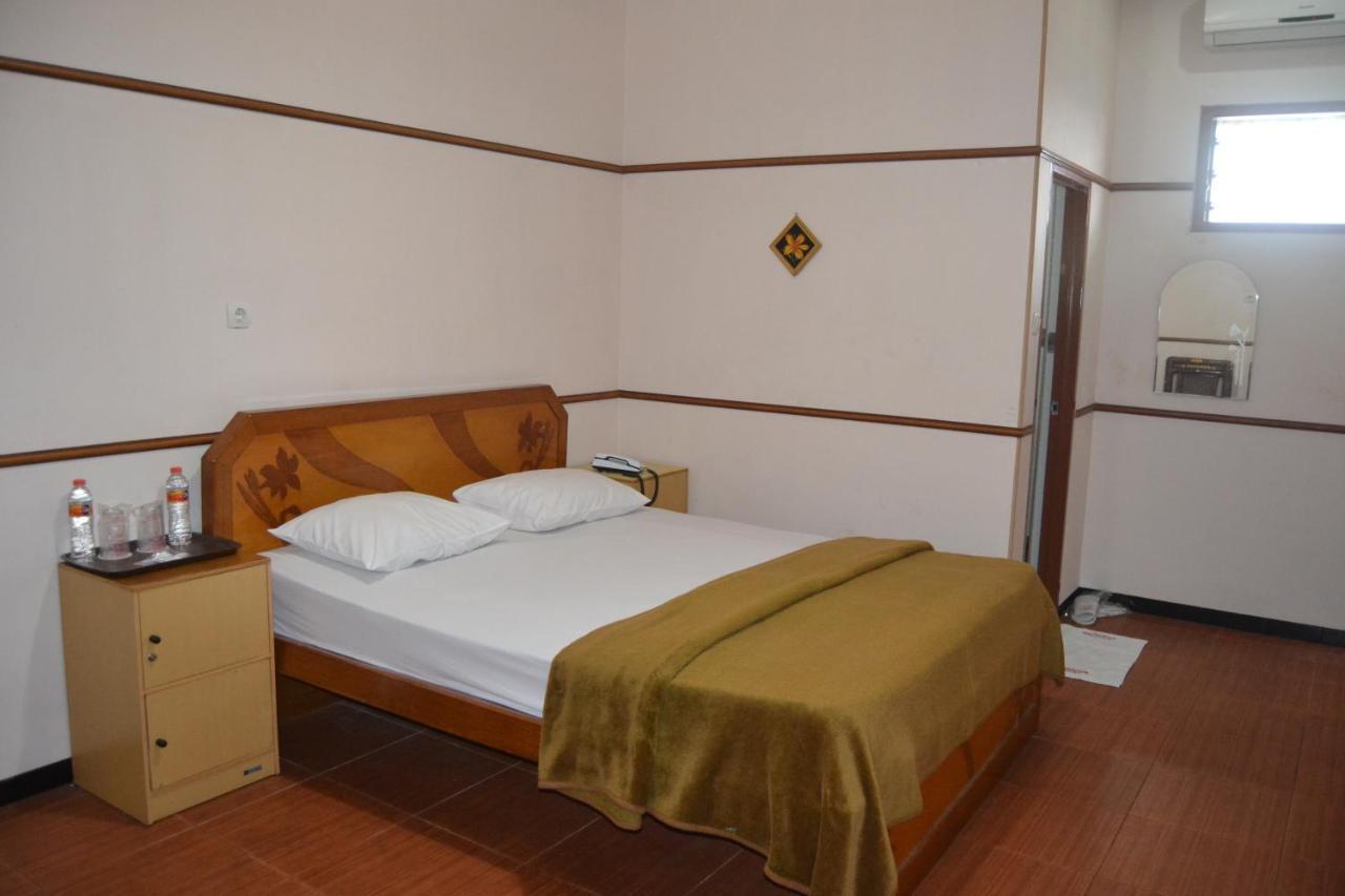 New Merdeka Hotel Jembel Εξωτερικό φωτογραφία