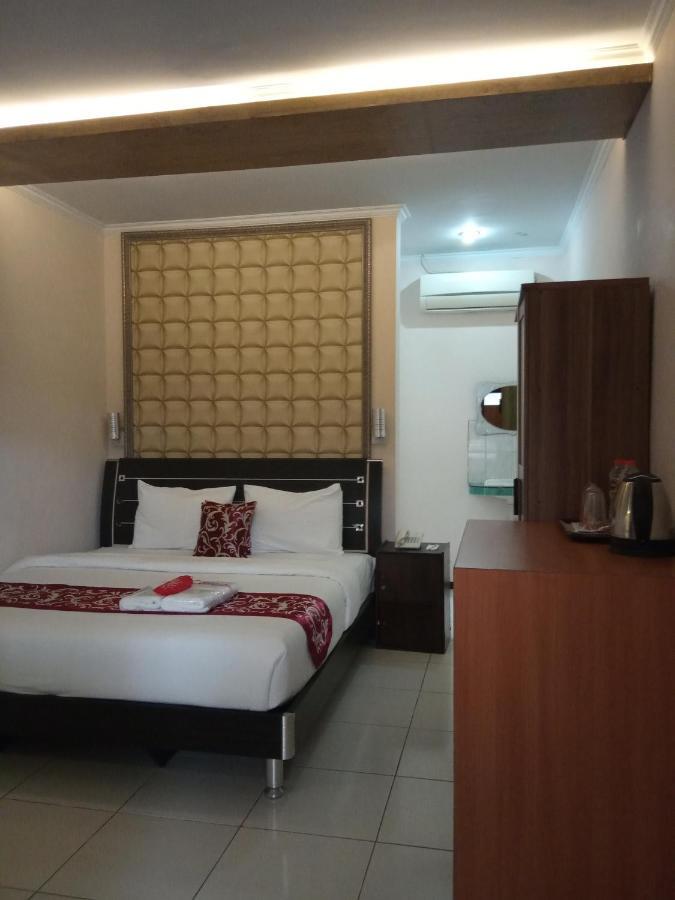 New Merdeka Hotel Jembel Εξωτερικό φωτογραφία